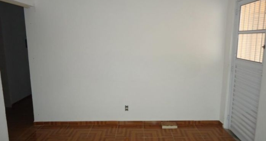 Casa térrea à venda na Vl. Jardini/ 3 Dorm./ Quintal/ 2 Wc´s/ Só 400 mil