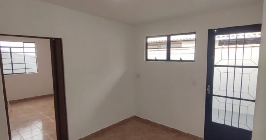 Casa térrea à venda com Edícula/ 2 Vagas/ 209 m²/ Jd. Ana Maria/ Só 320 mil