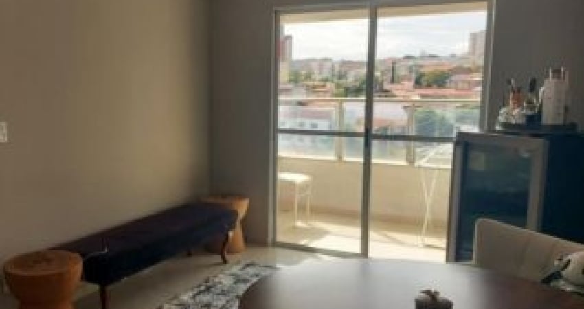 Apto à venda na Vl. Lucy/ 2 Dorm./ Suíte/ Varanda Gourmet/ Só 450 mil