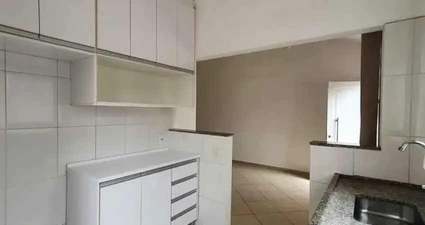 Casa Térrea 3 Dorm./ Suíte/ Espaço Gourmet/ 2 vagas/Quintal/ Ac. Av. Elias Maluf