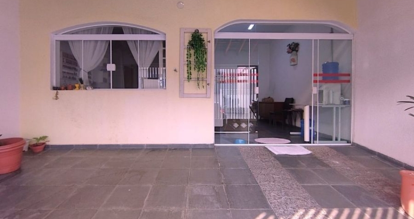 Casa à venda Jd. Gutierres/ 3 dorm./ Suíte/ Edícula/ 2 vagas/ 525 mil