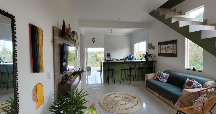 Chácara em condomínio/ 994 m²/ 7 Dorm./ Campo de futebol/ Araçoiaba da Serra