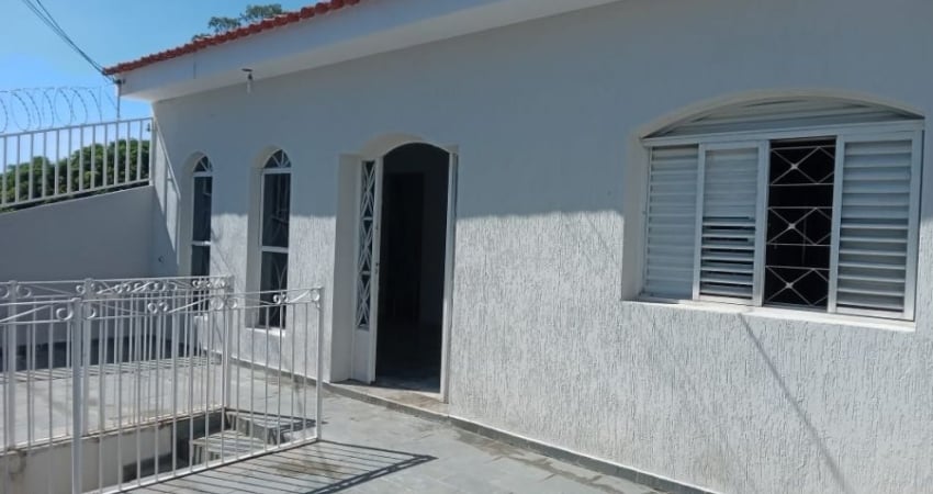 Casa aconchegante/ 2 Dorm./ 2 vagas/ Vl. Jardini/ Aluguel 2.300,00