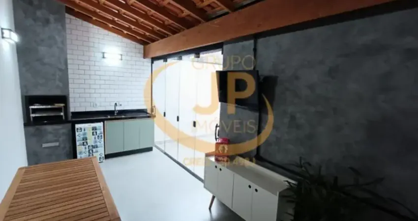 Casa térrea em condomínio/ Modificada/ 2 dorm./ 2 vagas/ Quintais do Imperador