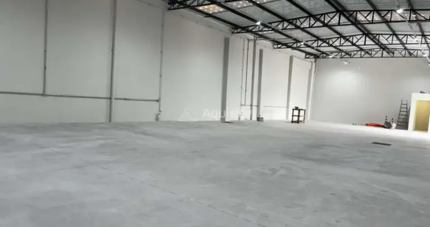 Galpão a venda ALUGADO com 400m² na Mooca - São Paulo: venda por R$2.350.000 ou locação por R$15.000. Confira!