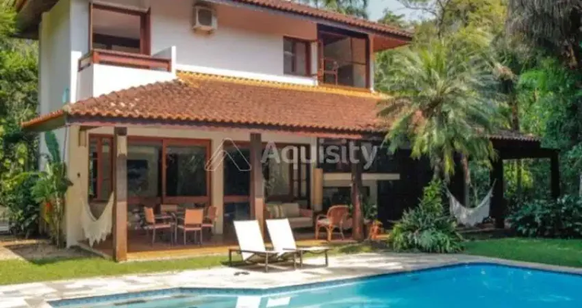 Casa a venda no condomínio Praia do Iporanga  -  Guarujá