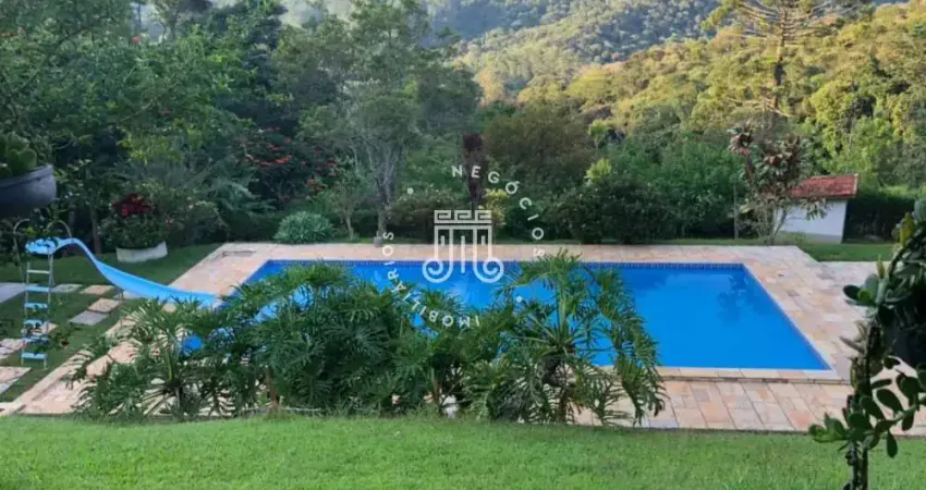 Chácara à venda com terreno de 25.000 m² e 04 dormitórios localizada no bairro santa clara em jundiaí-sp