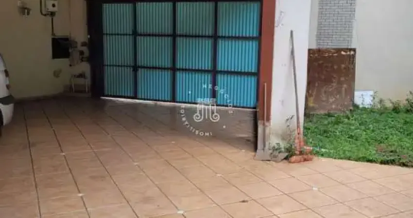 CASA À VENDA COM 03 DORMITÓRIOS, 01 SUÍTE E COM 418 m² DE TERRENO NO JARDIM ANA MARIA EM JUNDIAÍ/SP