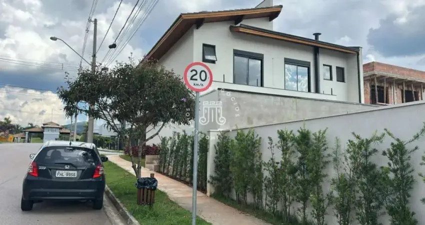 CASA À VENDA NO RESERVA ERMIDA - 4 DOMIRTÓRIOS, PISCINA E VISTA PARA A SERRA DO JAPI