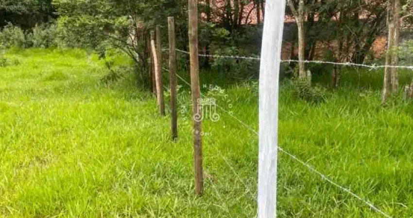 Terreno com 3.655,94m² de area com pequeno declive e 21,40 m² de frente  - bairro caxambu / jundiai - sp.