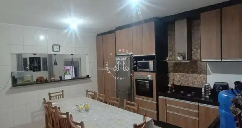 Sobrado com 3 quartos, sendo 1 suíte, á venda em campo limpo paulista/sp