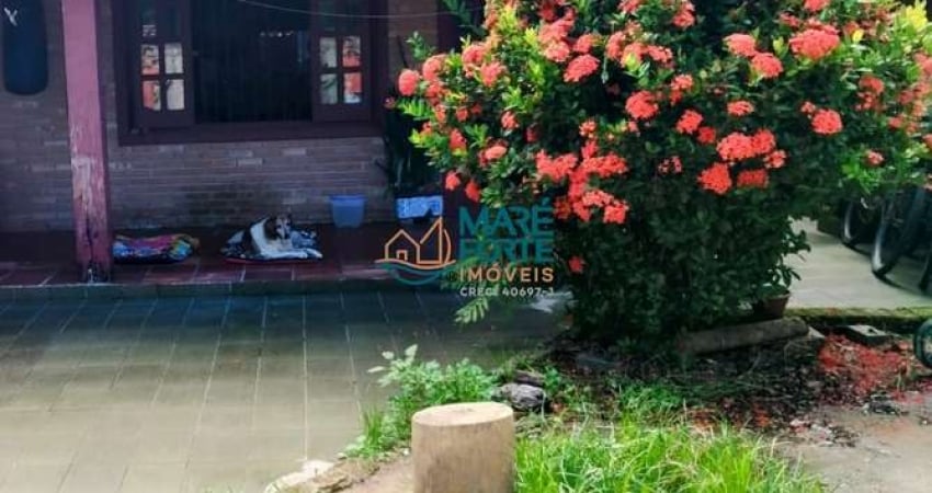 Casa com Edícula no Itagua em Ubatuba SP