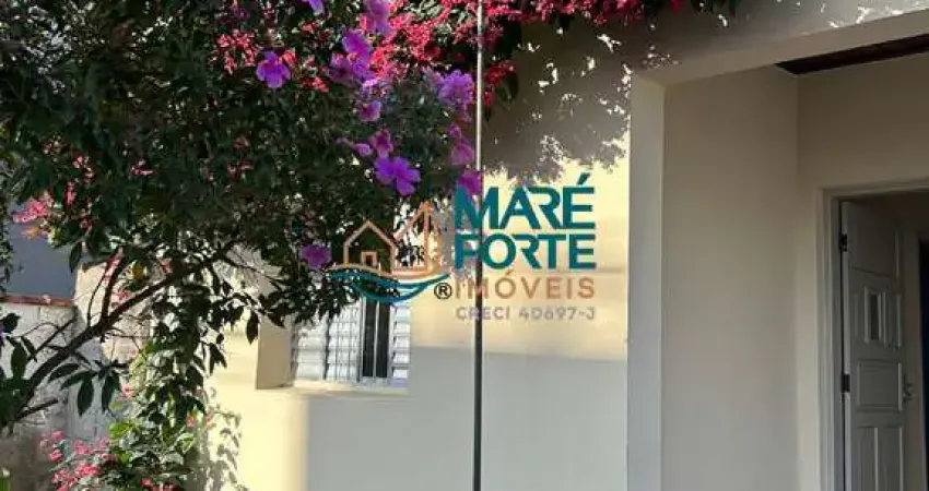 Casa no centro com ótima localização para moradia ou investimento!