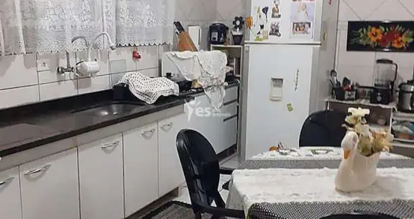 Sobrado com 04 dormitórios sendo 01 suíte e 02 vagas de garagem, no jardim pilar