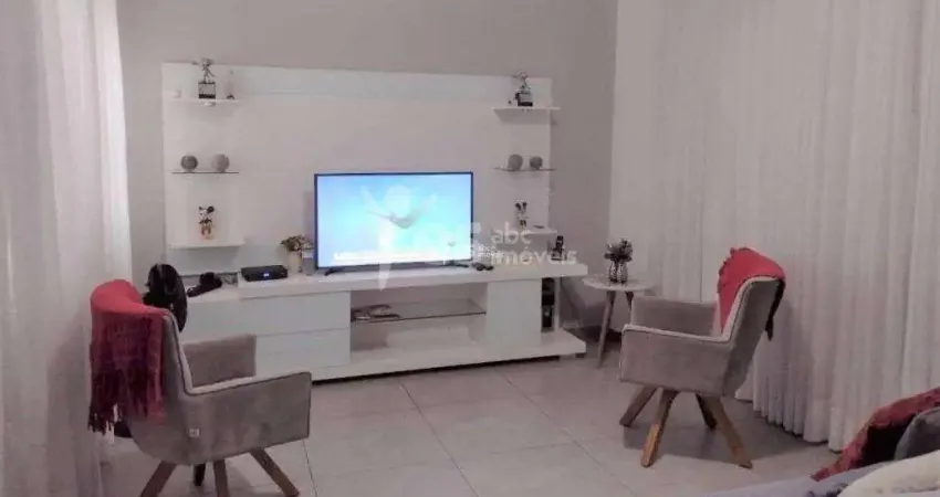 Sobrado de 250m² com suítes, 4 vagas, rico em planejados na vila alpina em santo andré