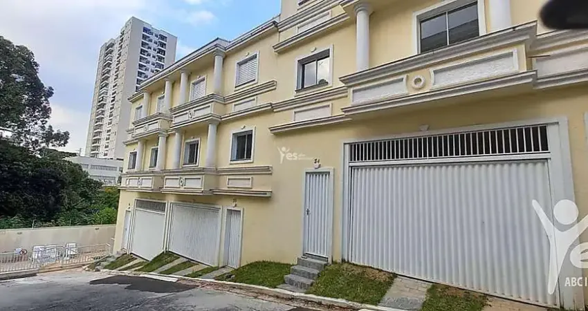 Sobrado á venda com 03 dormitórios sendo 01 suíte e 03 vagas de garagem no vila eldízia, santo andré.