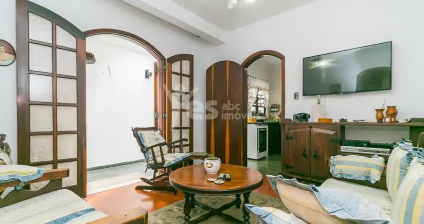 Casa assobradada com 2 dormitórios, terraço e 2 vagas. no jardim stella em santo andré.