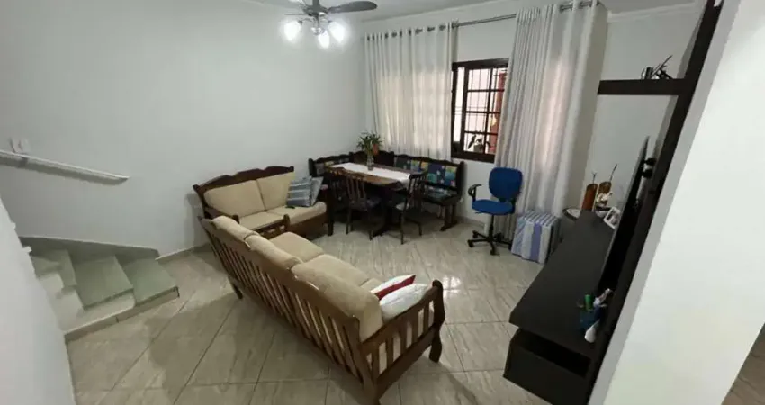 Sobrado à venda de 140m² com 3 quartos 2 vagas na vila humaitá.