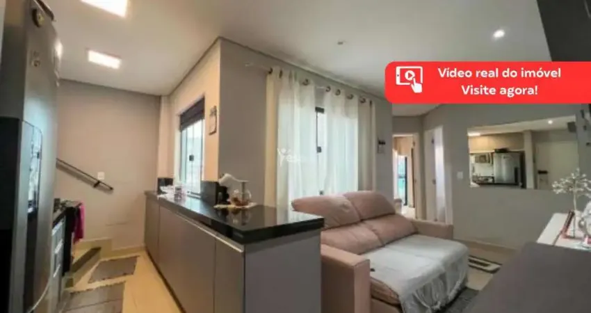 Cobertura baixo condomínio toda com porcelanato e com decoração de muito bom gosto, com localização única para quem quer comercio na porta e acesso fácil para av dos estados e zona leste