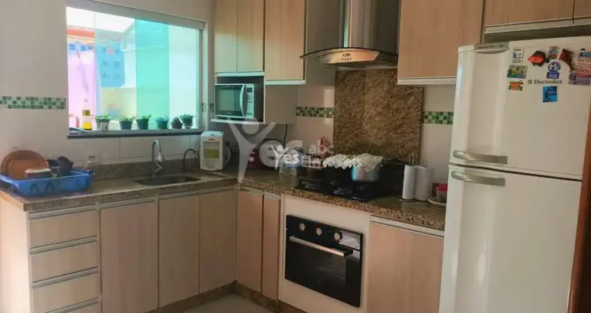 Sobrado á venda com dois dormitórios sendo os dois suíte e planejados na cozinha, parque oratório - santo andré