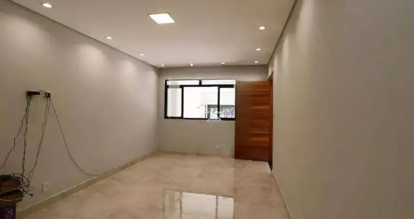 Sobrado a venda com 250m² de área construída, sendo 3 dormitórios, 1 suíte, 3 banheiros e 2 vagas de garagem - santa maria - santo andré - sp