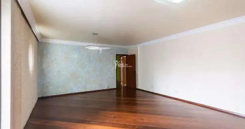 Apartamento semi mobiliado a venda com 142m² de área útil, sendo 3 dormitórios, 1 suíte, 3 banheiros e 2 vagas de garageh