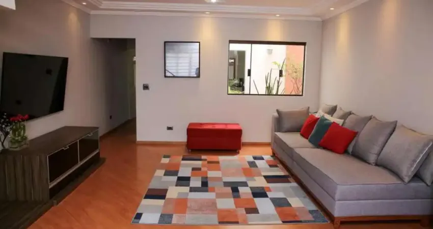 Sobrado para venda com 250m² com 03 dormitórios, sendo 1 suíte com armário e hidro dupla , 02 banheiros sociais, sala ampla, cozinha, garagem coberta para 7 carros, bairro jardim las vegas em santo a