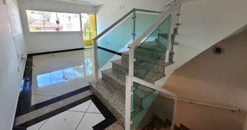 Sobrado à venda na vila pires com 3 quartos, suite e 2 vagas de garagem.