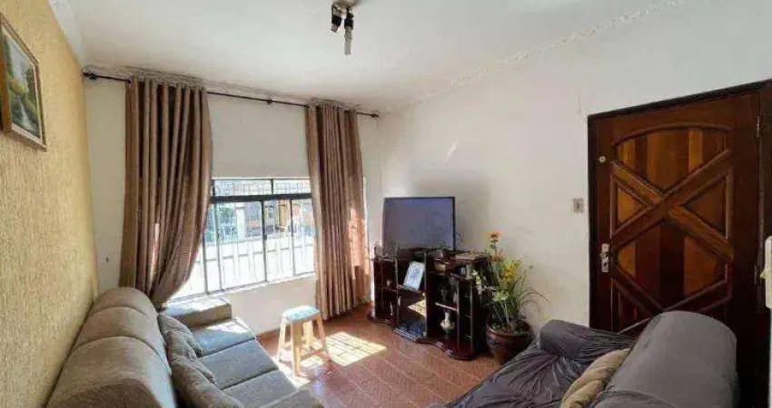 Casa térrea com  3 quartos 1 vaga 150m2 de terreno localizado na vila gilda em santo andré distribuídos em ;