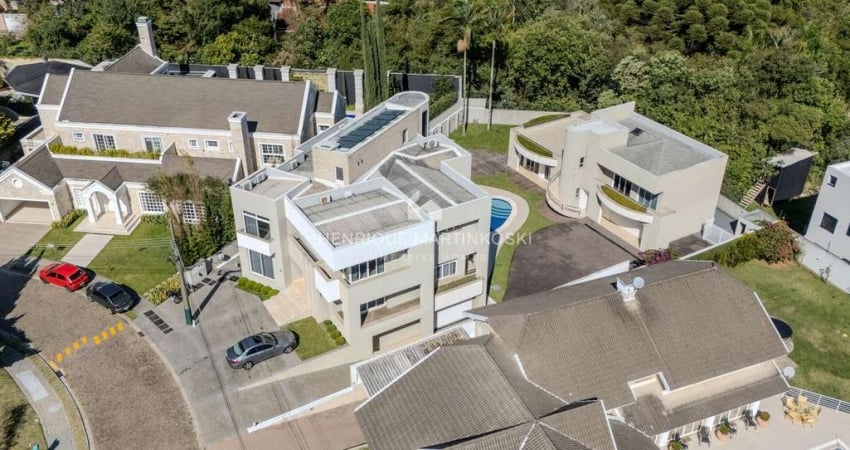 926,28M² CONSTRUÍDOS | 1.466,71M² DE TERRENO | 4 SUÍTES | CONDOMÍNIO FECHADO | R$6.700.000
