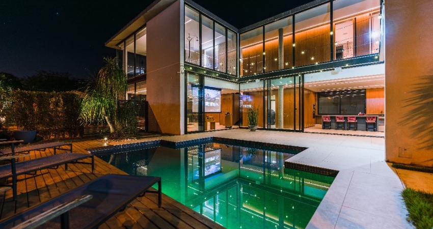 Casa Moderna automatizada e área de lazer integrada