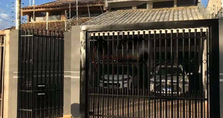 Casa com 3 quartos à venda na Avenida Alziro Zarur, 1, Vila Vardelina, Maringá