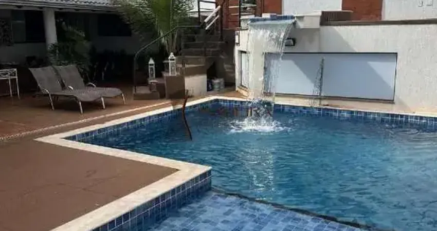 Casa à venda na Avenida Guedner, 1171, Zona 08, Maringá