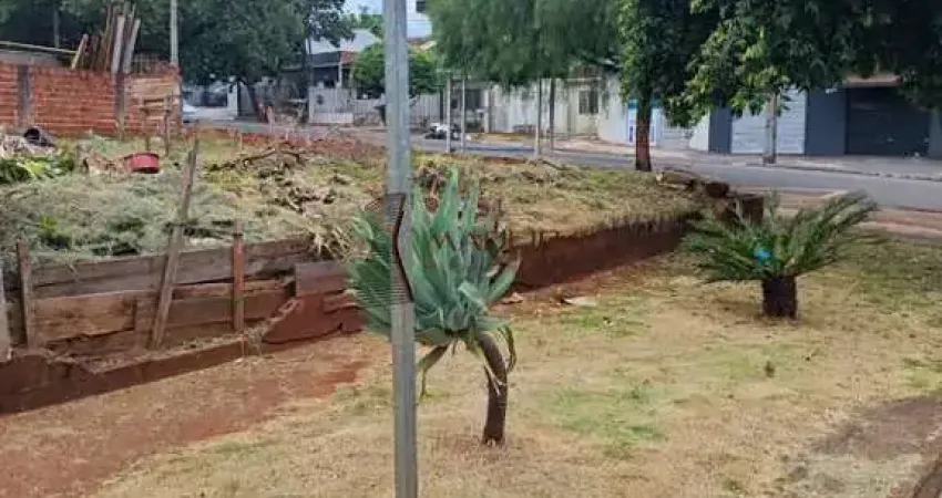 Terreno comercial à venda na Rua Antônio de Paula Antonucci, s/n, Jardim Diamante, Maringá