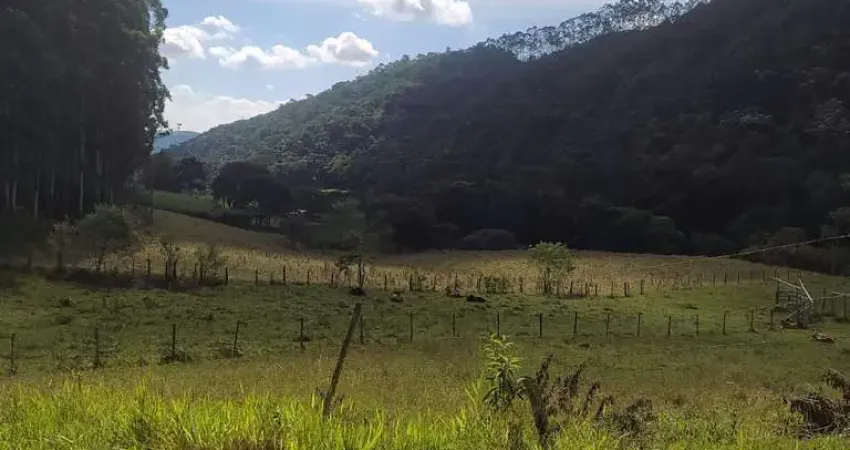 Fazenda com 1 sala à venda no Centro, Paraibuna 