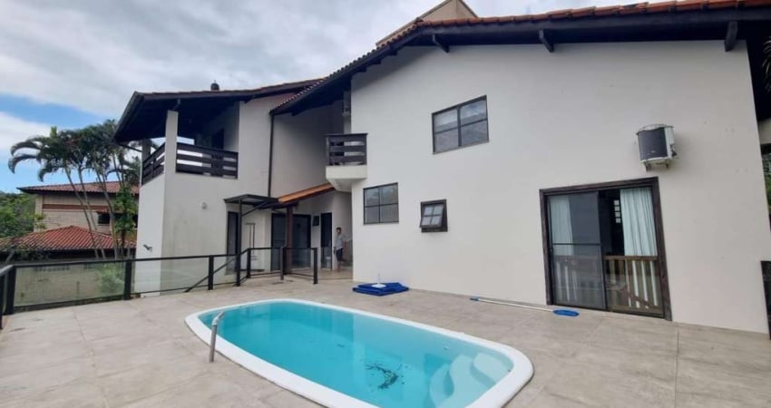 Casa para Venda em Florianópolis, Cacupé, 6 dormitórios, 2 suítes, 5 banheiros, 4 vagas