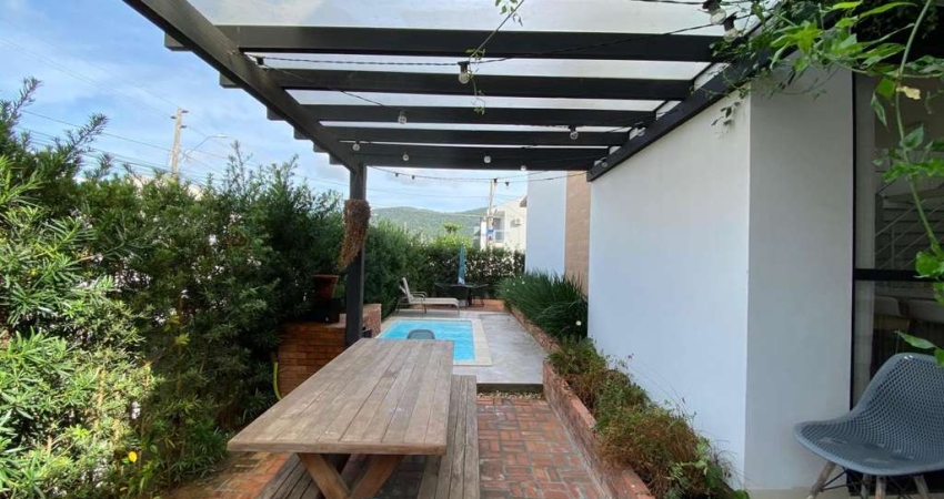 Casa para Venda em Florianópolis, Rio Vermelho, 3 dormitórios, 1 suíte, 3 banheiros, 1 vaga