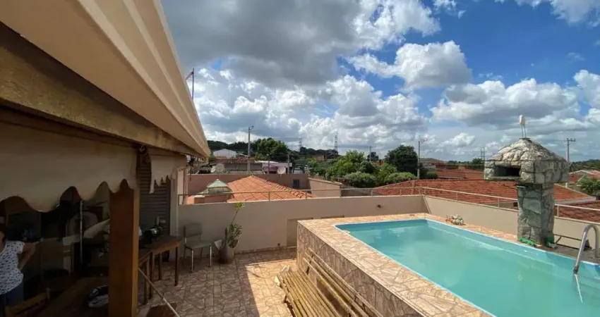 Casa para Venda em Araraquara, Vila Suconasa, 3 dormitórios, 1 suíte, 3 banheiros, 2 vagas