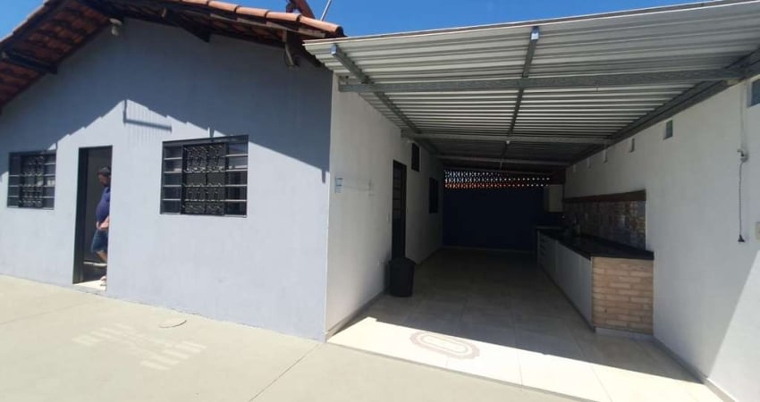 Casa para Venda em Araraquara, Jardim Mangiacapra, 2 dormitórios, 1 suíte, 1 banheiro, 2 vagas
