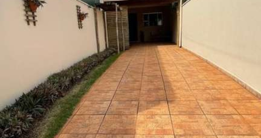Sobrado para Venda em Araraquara, Jardim Aclimação, 3 dormitórios, 1 suíte, 2 banheiros, 2 vagas