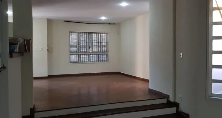Casa com 4 dorms, Piratininga, Niterói - R$ 1 mi, Cod: 902