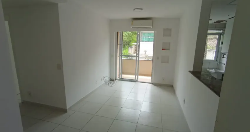 Apartamento com 2 quartos para alugar na Estrada da Paciência, 2845, Maria Paula, São Gonçalo