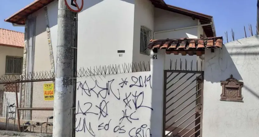 Casa geminada estilo apartamento em excelente localização!