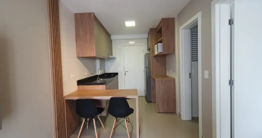 Apartamento mobiliado no portão | 1 dormitório com sacada  | 1 vaga | condomínio life hub