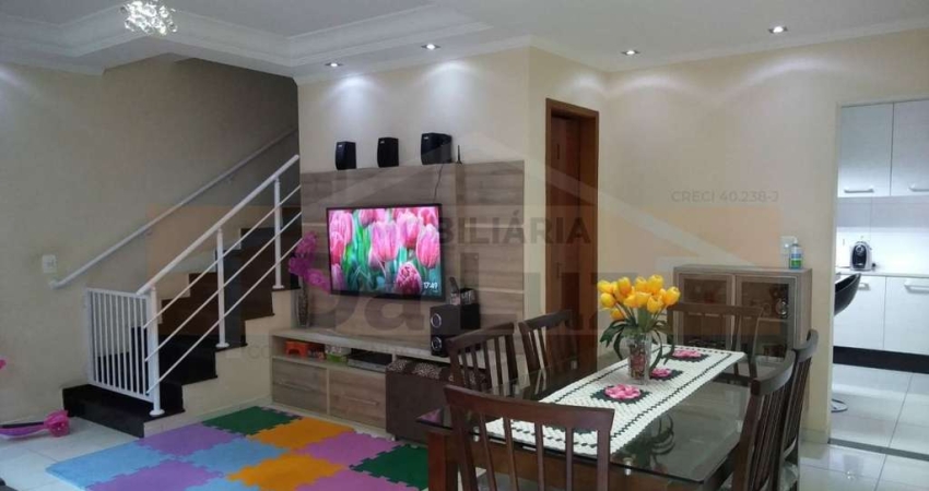 Sobrado com 3 Quartos/1suíte, 2 banheiro e 3 vagas à Venda, 121 m² por R$ 620.000
