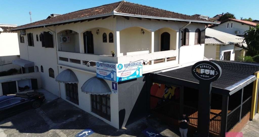 Casa com 4 quartos à venda na Avenida Antônio Ramos Alvim, --, Floresta, Joinville