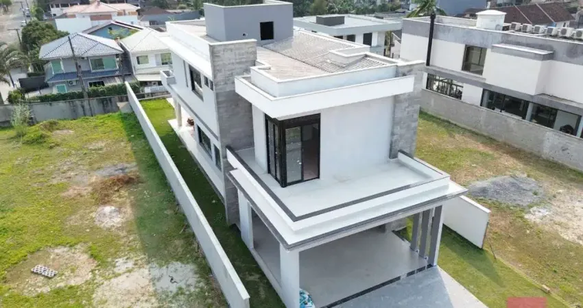 Casa em condomínio fechado com 3 quartos à venda na Rua Emílio Germano Riesenberg, --, Glória, Joinville