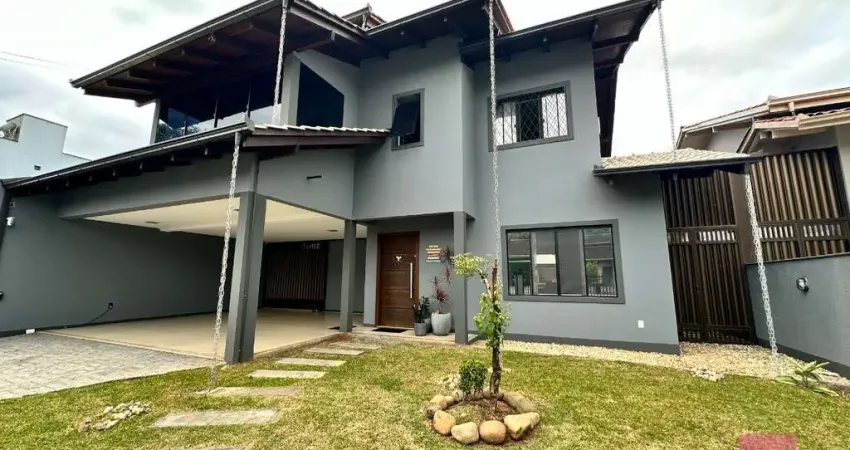 Casa com 5 quartos à venda na Rua Doutor Gerkes de Sellos Rocha, --, Santo Antônio, Joinville