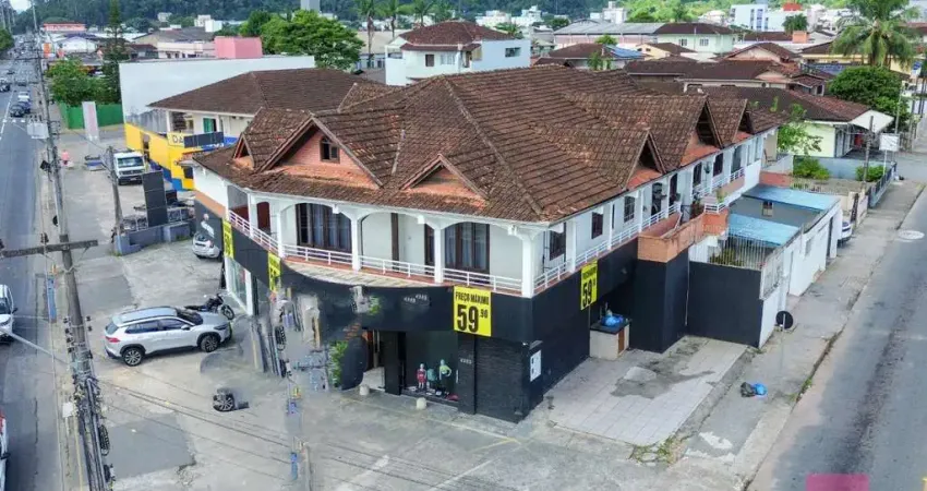 Prédio à venda na Rua Albano Schmidt, --, Boa Vista, Joinville