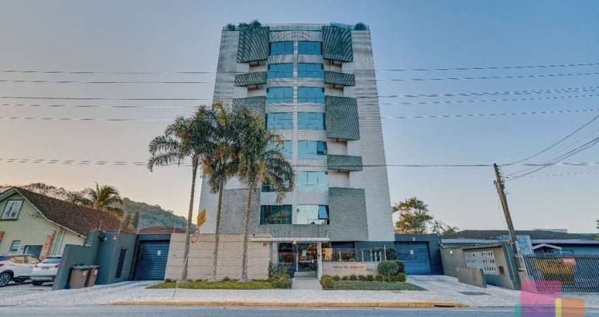 Apartamento com 3 quartos para alugar na Rua Max Colin, --, América, Joinville